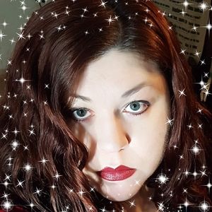 Meet your Posher, Roxanne